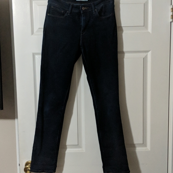 Levi's dark wash mid rise skinny - Picture 2 of 3